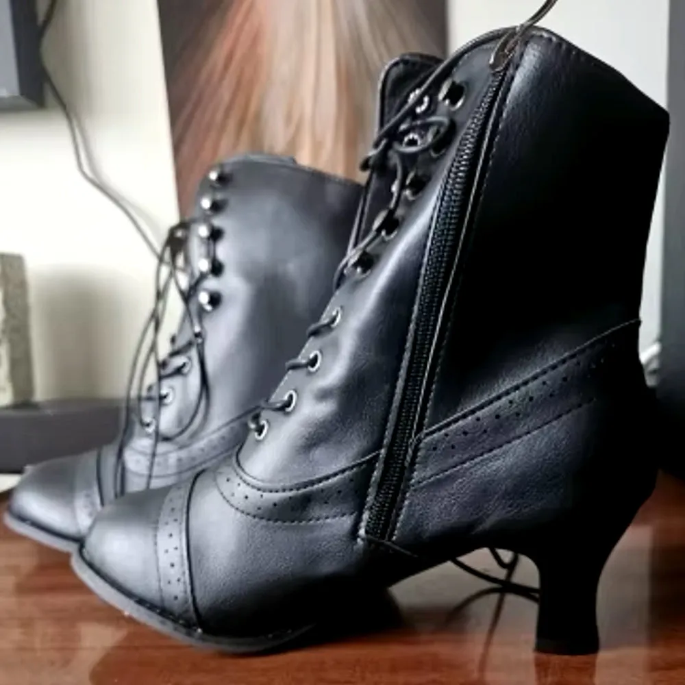 Fashion Pointed Toe Thick Sole Short Boot