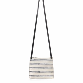 LARGE STRAPPY POUCH STRIPED EEL